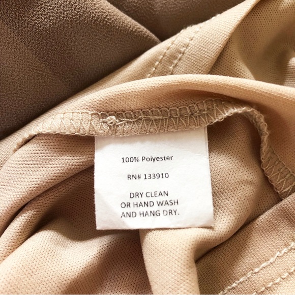 Show Me Your MuMu Gown Size: Small - Picture 6 of 10